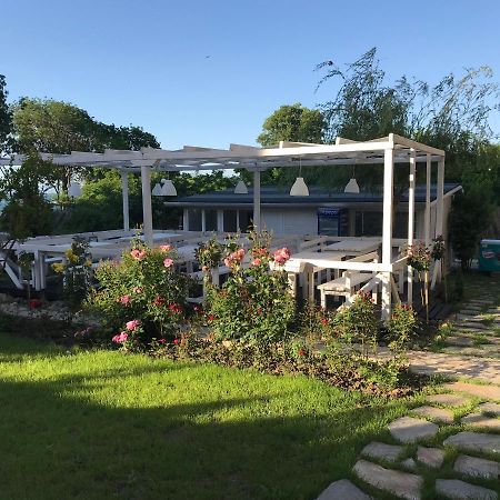 Family Hotel Akra Chernomorets Exterior photo