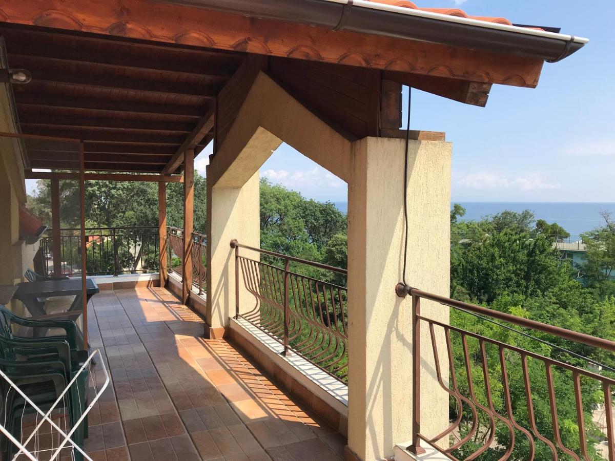 Family Hotel Akra Chernomorets Exterior photo