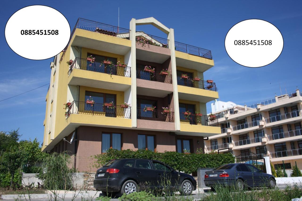 Family Hotel Akra Chernomorets Exterior photo
